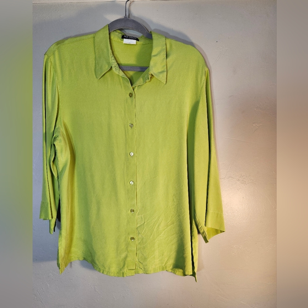 Softwear 95% Silk Lime Button-Down Shirt with Classic Collar Sz L